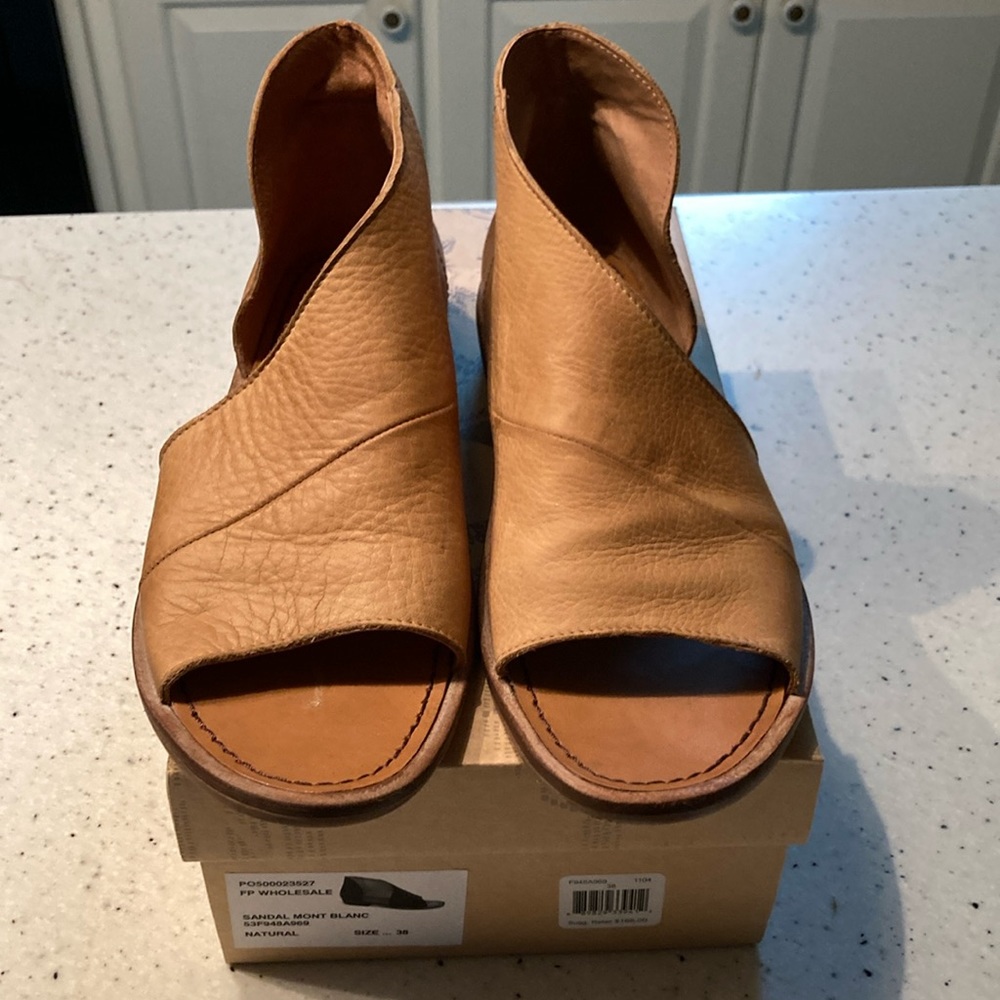 Womens Free People Sandal.  Excellent condition.  Size 38